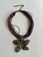 Load image into Gallery viewer, Vintage Flower Pendant Necklace
