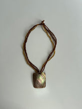 Load image into Gallery viewer, Vintage Shell Necklace
