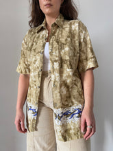 Load image into Gallery viewer, Vintage Cole Button Up Shirt (M)
