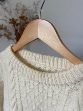 Load image into Gallery viewer, Vintage Cable Knit Jumper (M)
