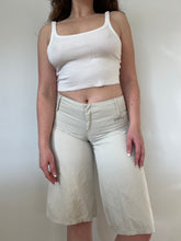 Load image into Gallery viewer, Low-Rise Vintage Billabong Shorts (10)
