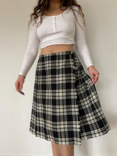Load image into Gallery viewer, Vintage Fletcher Jones Tartan Skirt (14)
