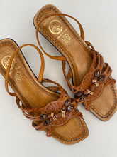 Load image into Gallery viewer, Vintage Made in Italy Sandals (41)
